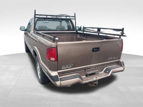 Used 1996 Chevrolet S10 Pickup LS AWD/4WD image 14