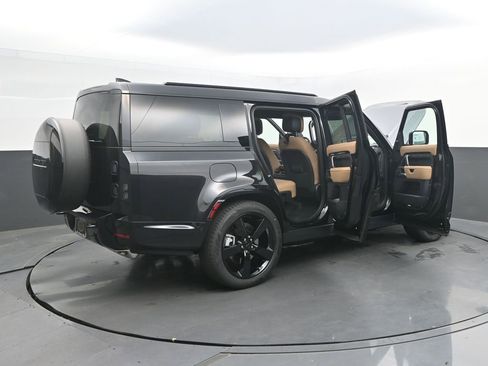 New 2026 Land Rover Defender 130 X-Dynamic SE AWD/4WD image 38