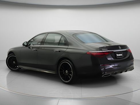 Used 2023 Mercedes-Benz S 500 4MATIC image 2