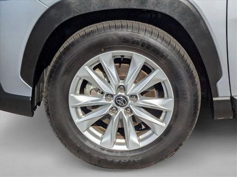 Used 2024 Toyota Corolla Cross LE image 22