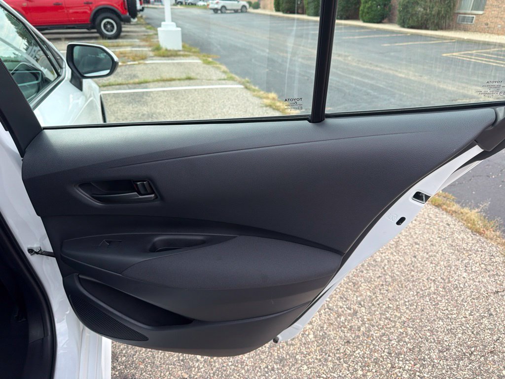 Used 2025 Toyota Corolla LE FWD image 51
