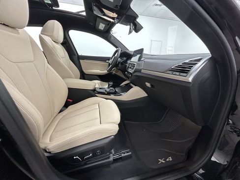 Used 2025 BMW X4 xDrive30i w/ M Sport Package image 41
