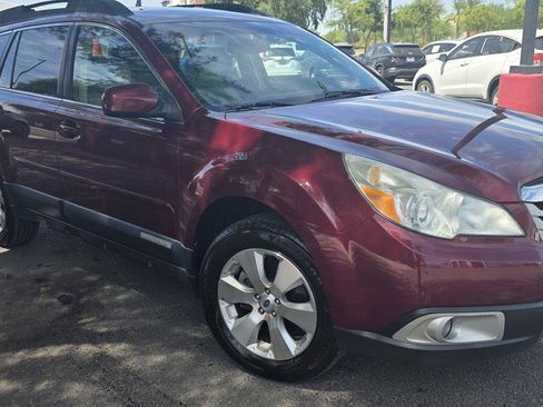 Used 2011 Subaru Outback 3.6R Limited w/ PWR Moonroof Pkg AWD/4WD image 3