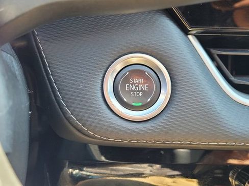 Used 2025 Chevrolet Equinox LT FWD image 17