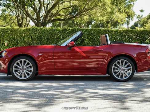 Used 2020 FIAT 124 Spider Lusso RWD image 3