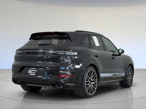 Certified 2026 Porsche Cayenne GTS AWD/4WD image 8