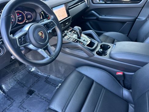 Certified 2022 Porsche Cayenne AWD/4WD image 4