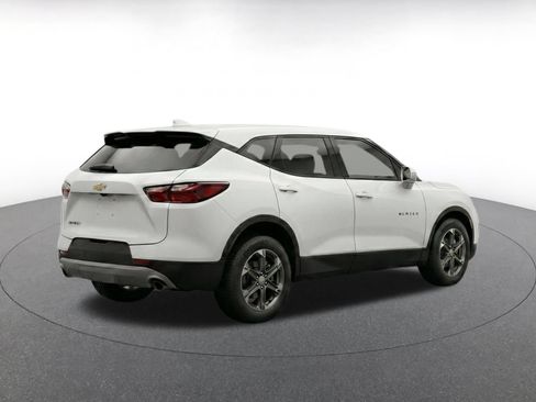 Used 2026 Chevrolet Blazer LT FWD image 9