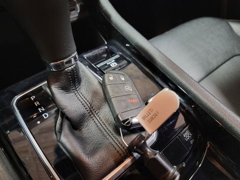 Used 2023 Jeep Compass Limited image 24