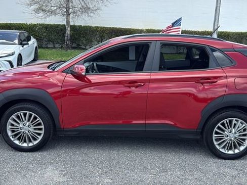 Used 2021 Hyundai Kona SEL w/ Cargo Package FWD image 4