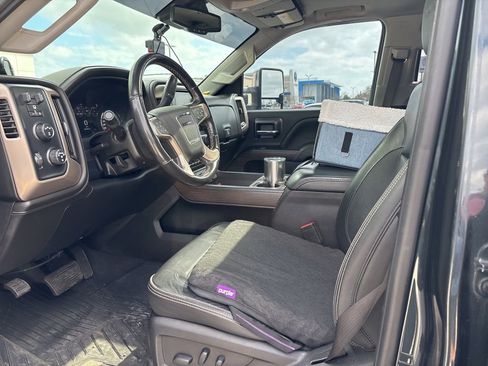 Used 2019 GMC Sierra 2500 Denali image 14