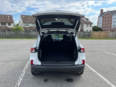 Used 2022 Ford Escape SE w/ SE Sport Appearance Package AWD/4WD image 27
