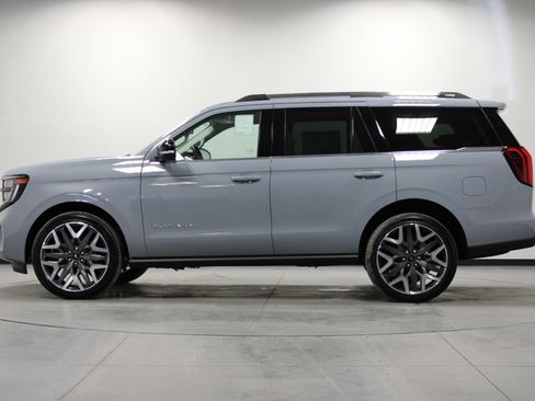 New 2026 Ford Expedition Platinum image 7