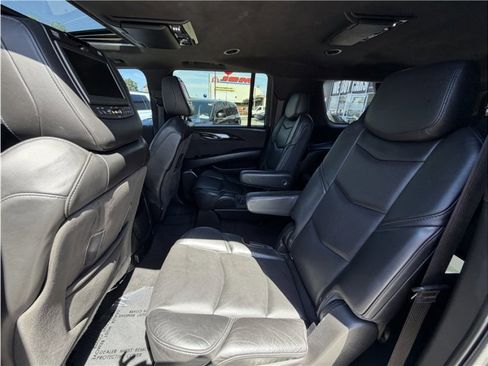Used 2015 Cadillac Escalade ESV Platinum AWD/4WD image 23