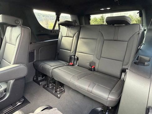 New 2026 Chevrolet Suburban RST w/ RST Capability Package AWD/4WD image 39