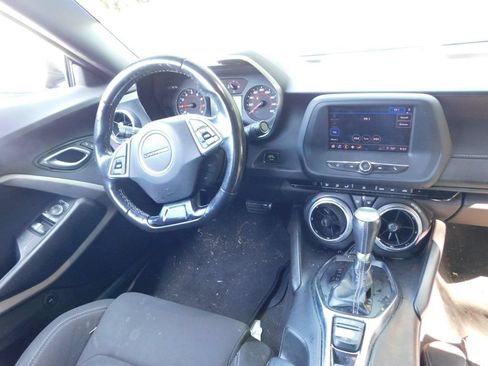 Used 2022 Chevrolet Camaro LT RWD image 6