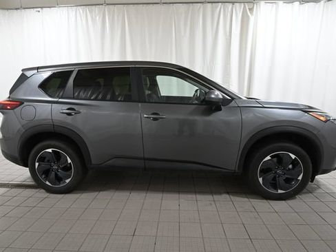 Used 2025 Nissan Rogue SV AWD/4WD image 15