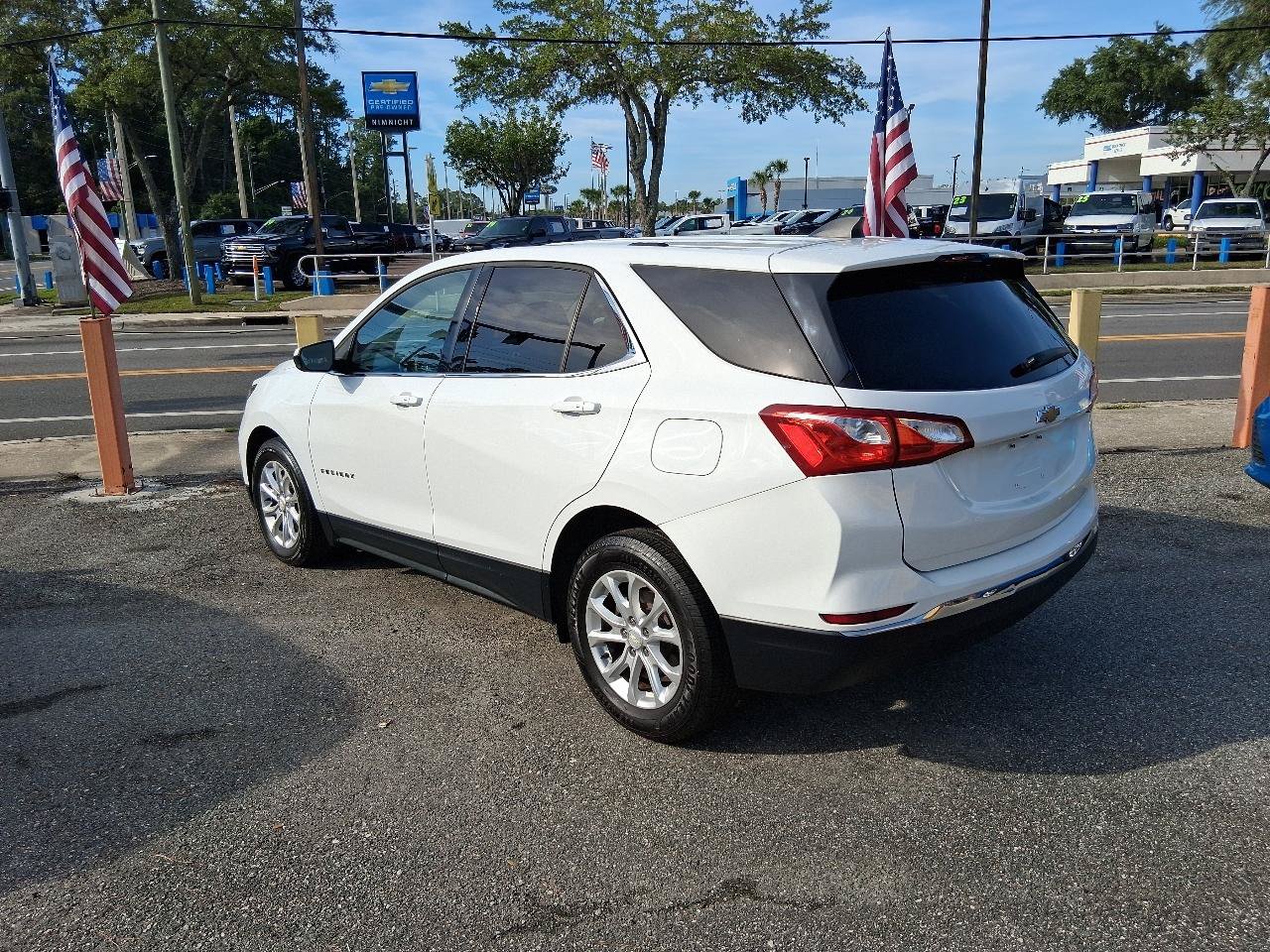 Used 2019 Chevrolet Equinox LT FWD image 2