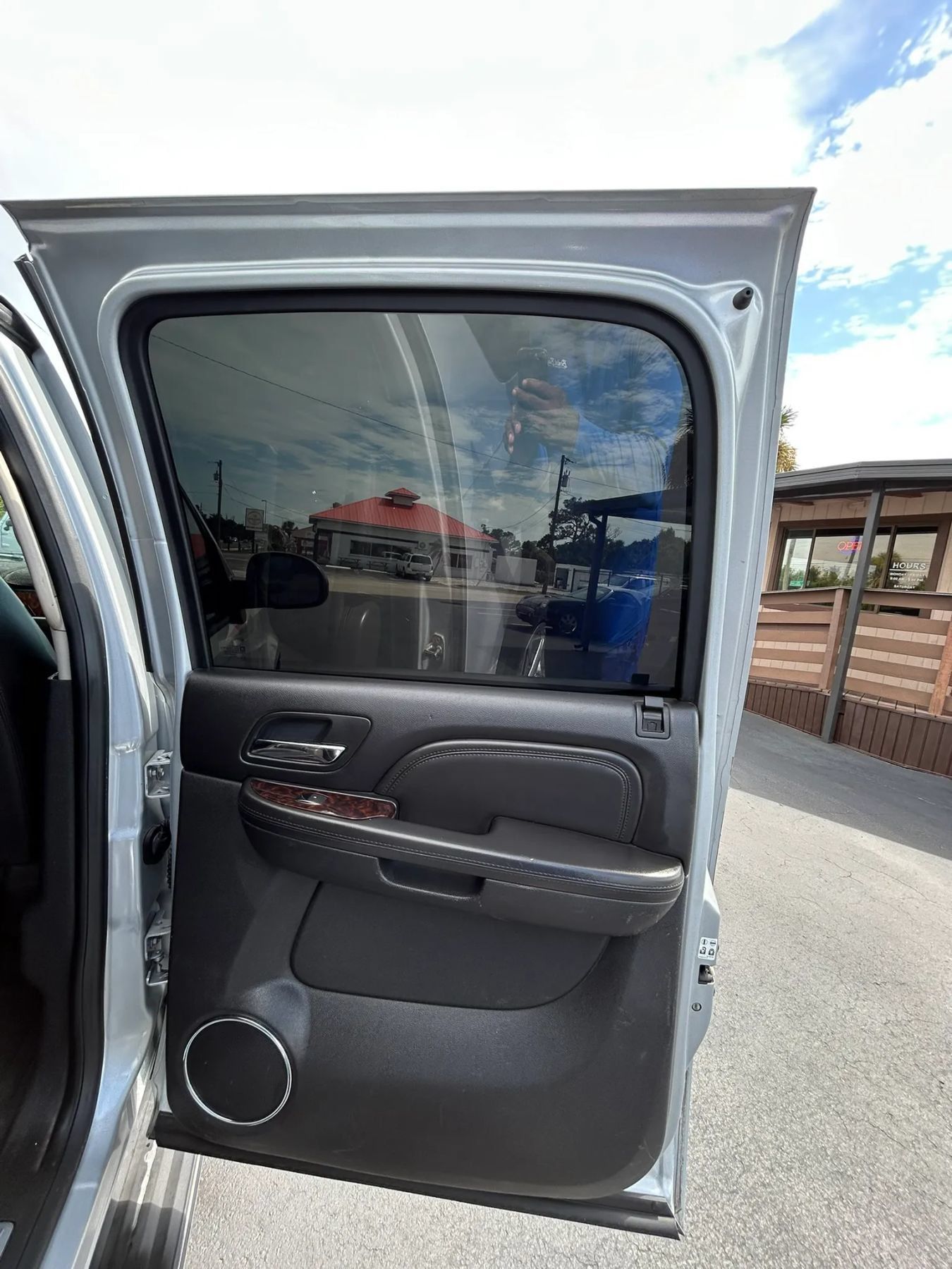 Used 2012 GMC Yukon XL Denali RWD image 18