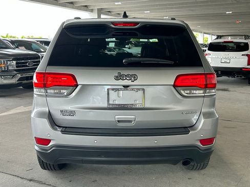 Used 2019 Jeep Grand Cherokee Laredo image 5