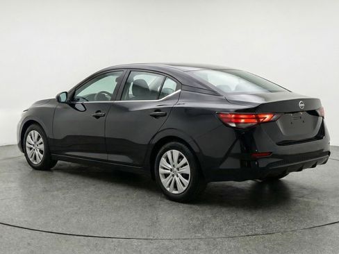 Used 2025 Nissan Sentra S image 6