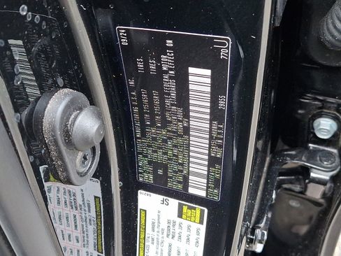 Used 2024 Toyota Corolla Cross L image 27