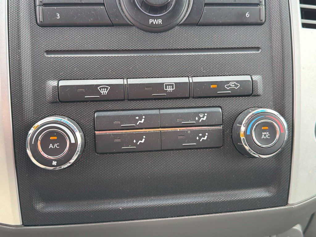 Used 2010 Nissan Frontier SE AWD/4WD image 3