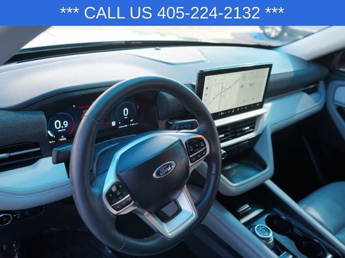 Used 2025 Ford Explorer Active w/ Active Comfort Package RWD image 16