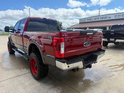 Used 2018 Ford F250 Lariat w/ Lariat Value Package AWD/4WD image 5