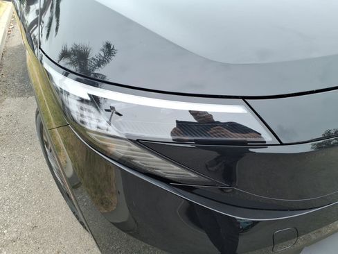 New 2026 Nissan Leaf FWD image 3