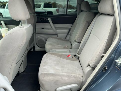 Used 2013 Toyota Highlander 4WD w/ Cold Weather Pkg image 17