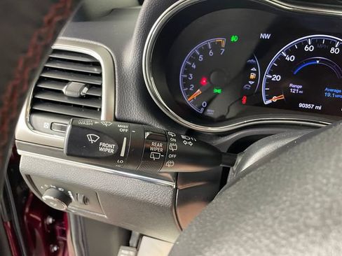 Used 2017 Jeep Grand Cherokee Trailhawk AWD/4WD image 12
