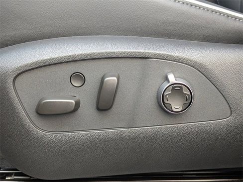 New 2026 Buick Enclave Avenir image 24