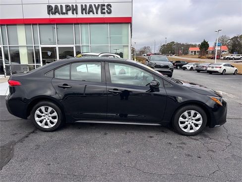 Used 2023 Toyota Corolla LE image 2