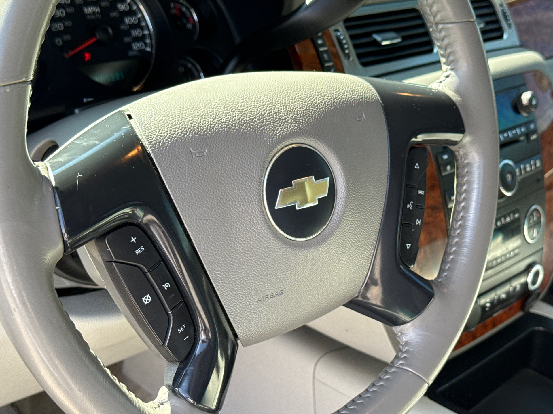 Used 2007 Chevrolet Suburban LT w/ 1LT Special Edition RWD image 30