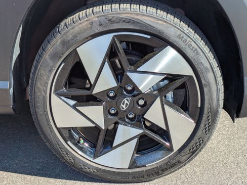 Certified 2024 Hyundai Kona Limited AWD/4WD image 10