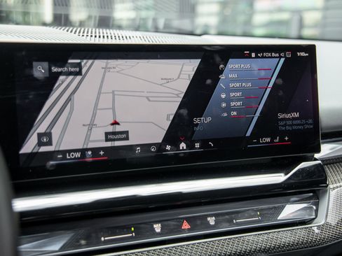 Used 2025 BMW M5 w/ Carbon Package image 30