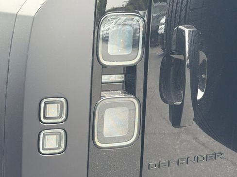 New 2026 Land Rover Defender 110 OCTA AWD/4WD image 23
