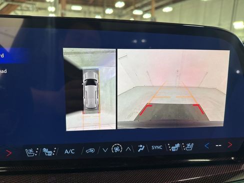New 2026 Chevrolet Traverse RS w/ LPO, Floor Liner Package AWD/4WD image 13