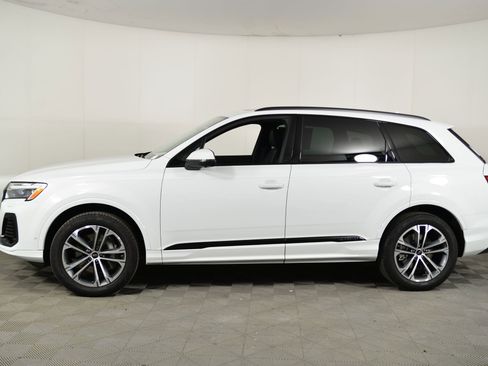 Used 2025 Audi Q7 2.0T Premium w/ Convenience Plus Package image 2