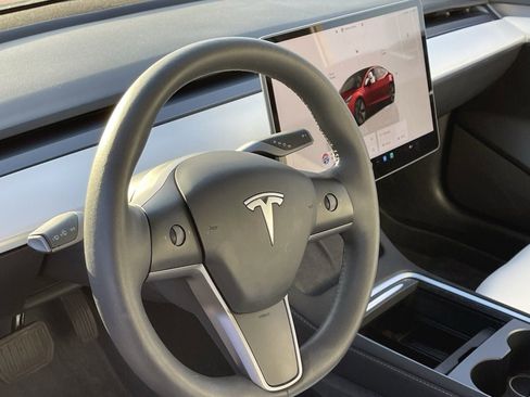 Used 2023 Tesla Model 3 Standard Range image 11
