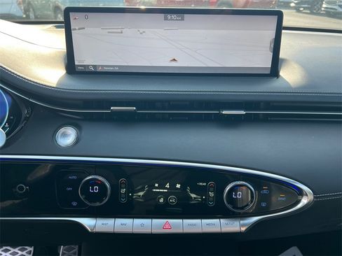 Used 2025 Genesis GV70 2.5T w/ Sport Prestige Package image 29