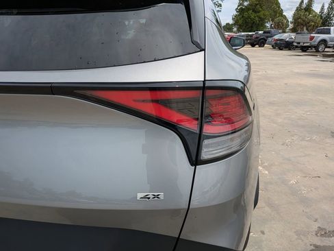 Certified 2024 Kia Sportage LX AWD/4WD image 11