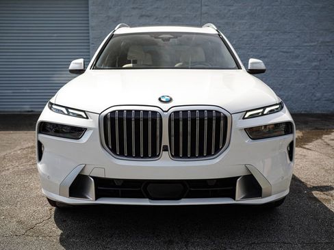 Used 2024 BMW X7 xDrive40i w/ Premium Package AWD/4WD image 5