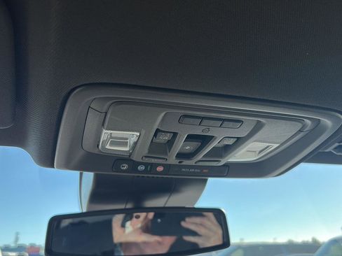 Used 2025 GMC Sierra 1500 SLT image 20