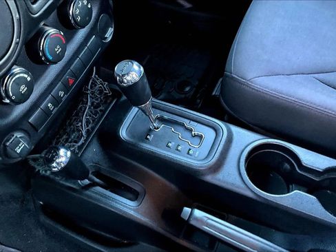 Used 2015 Jeep Wrangler Sport image 13