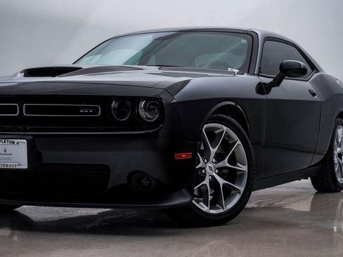 Used 2022 Dodge Challenger GT image 2