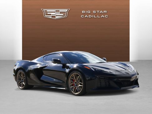 Used 2023 Chevrolet Corvette Z06 image 7