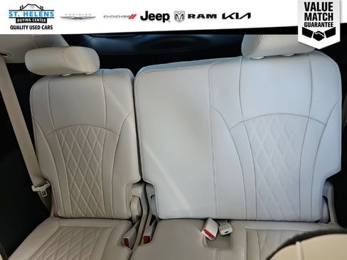 Used 2023 Buick Enclave Avenir w/ Avenir Technology Package AWD/4WD image 28