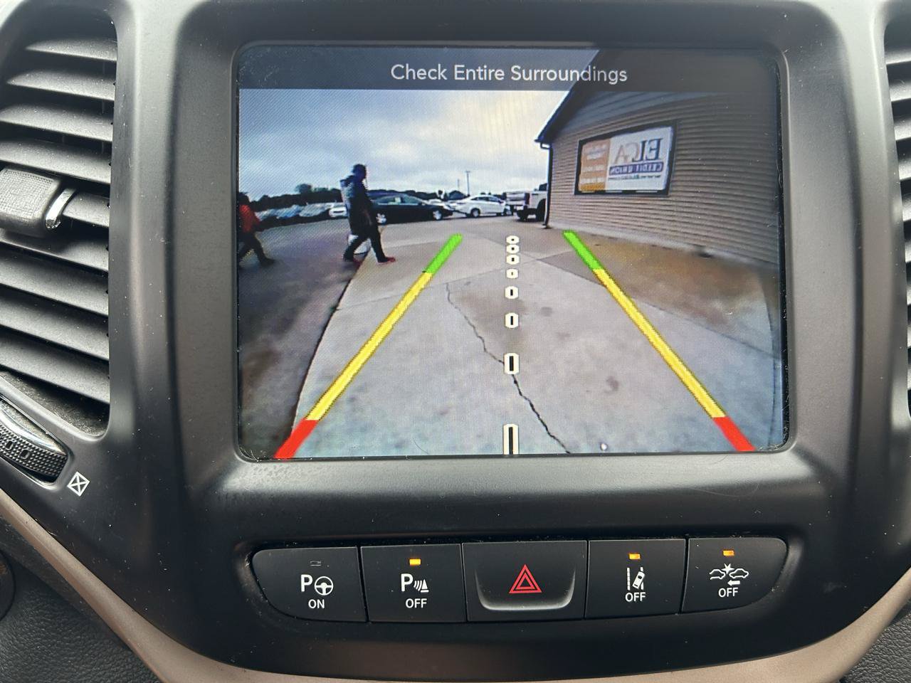 Used 2018 Jeep Cherokee Limited w/ Technology Group AWD/4WD image 24